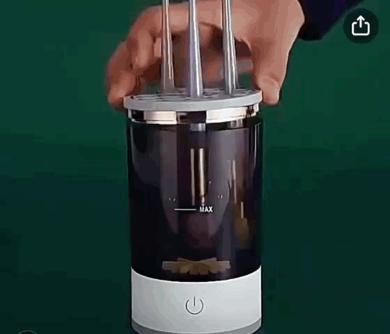 GiroClean™ – Limpieza profesional de tus brochas en segundos